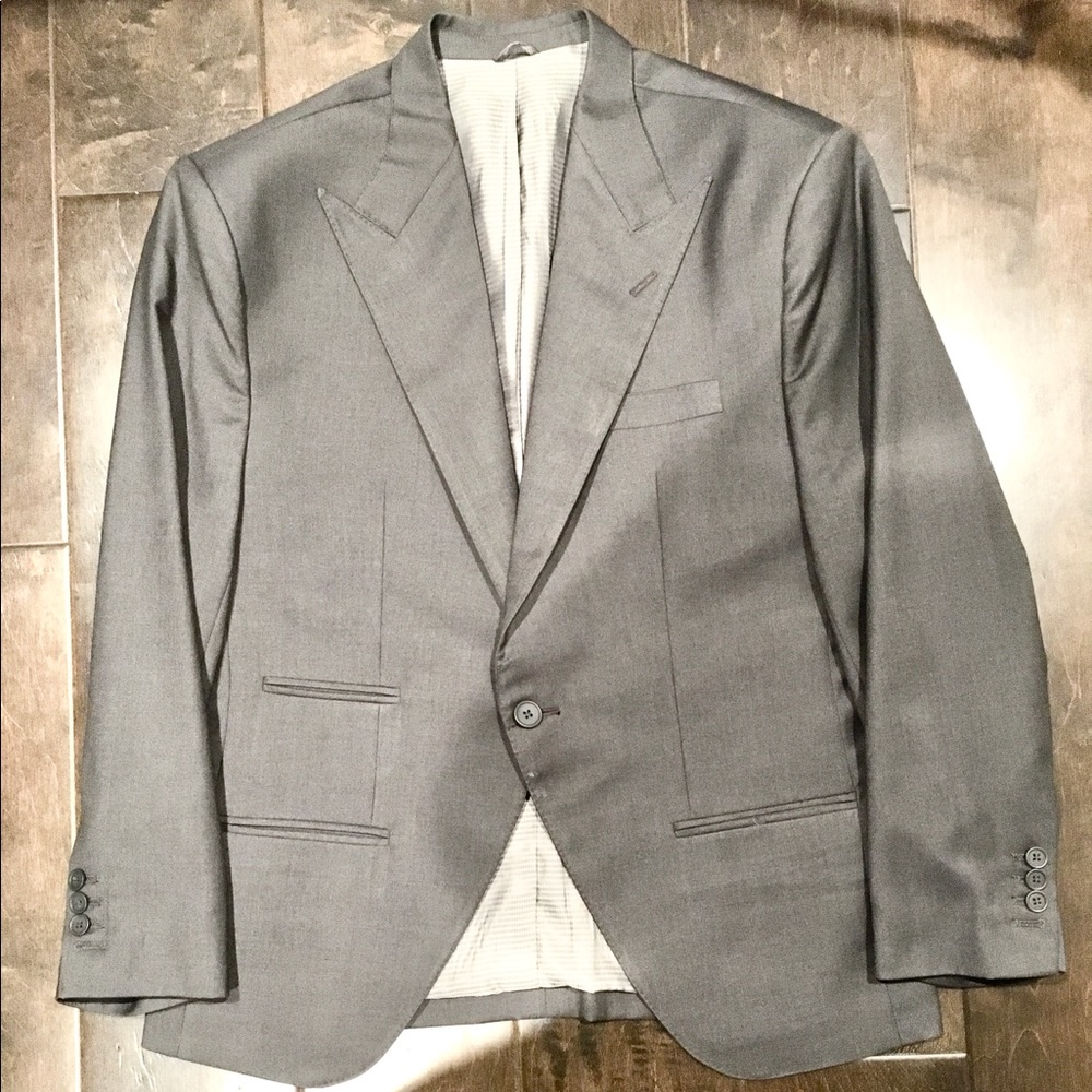 Designer PEAK LAPEL Grey Suit (42S)